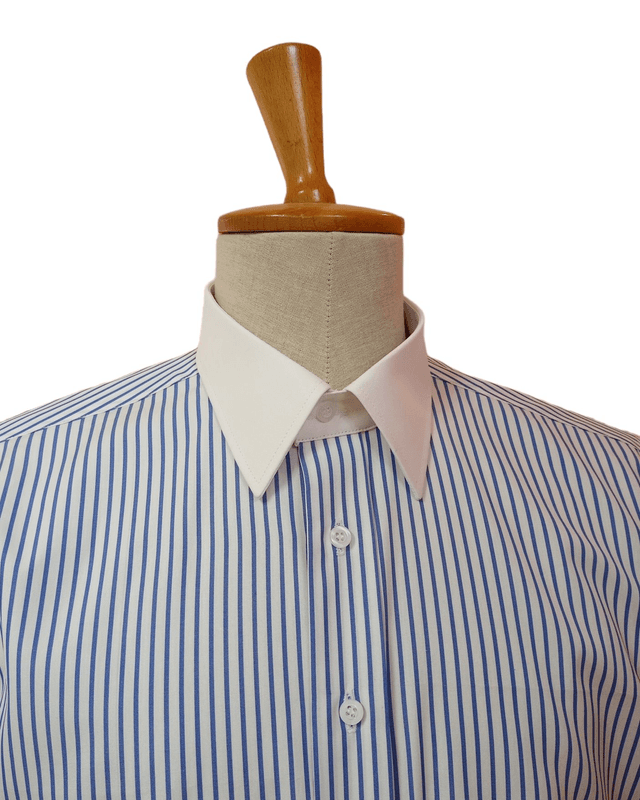 Camicia linea Deluxe con collo e polsi bianchi